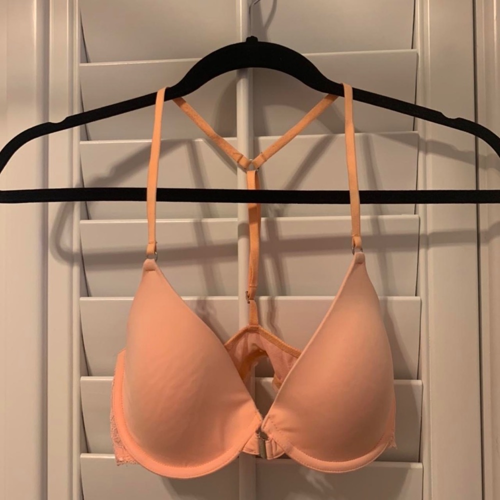 PINK Bra 
Size: 34C
